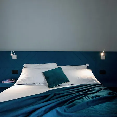 Palazzo Emanuele Luxury Bed & Breakfast 3*